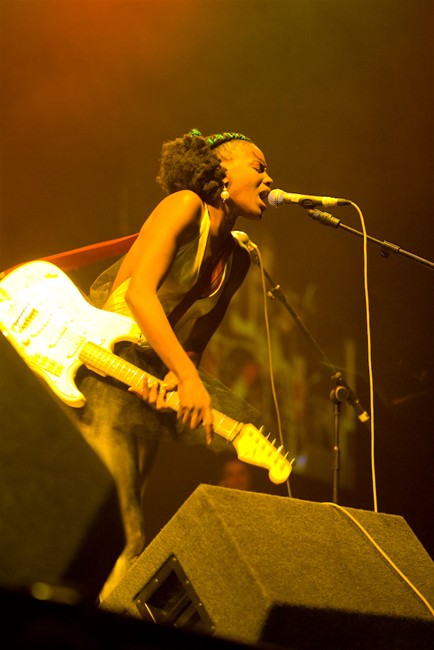 The-Noisettes-at-Wembley-13.jpg