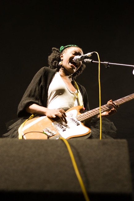 The-Noisettes-at-Wembley-4.jpg